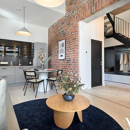 High Ceiling Loft With Its Own Backyard And A Terrace Apartment ทาลลินน์ ภายนอก รูปภาพ