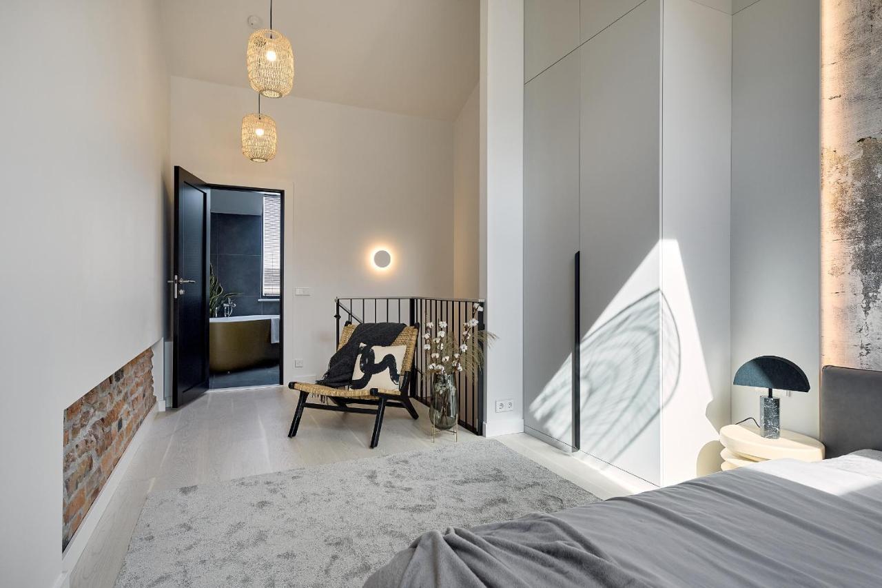 High Ceiling Loft With Its Own Backyard And A Terrace Apartment ทาลลินน์ ภายนอก รูปภาพ